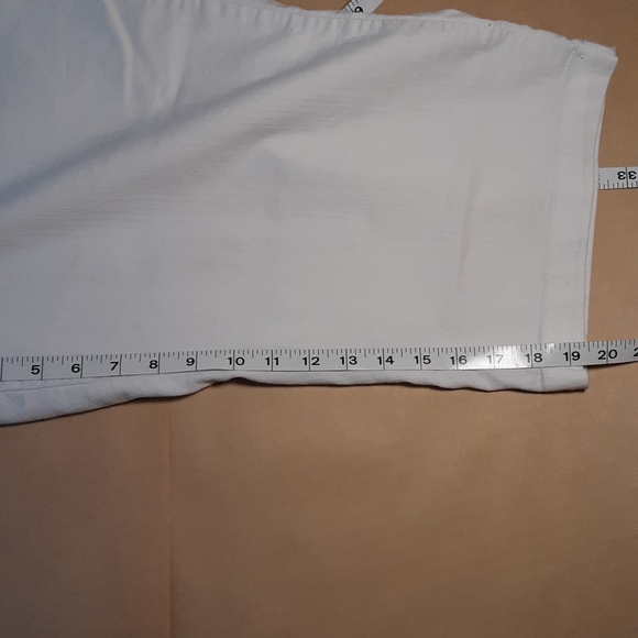 White denim capris - Picture 6 of 9